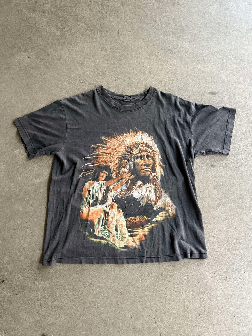 VINTAGE ETHNIC INDIANS T-SHIRT (XL)