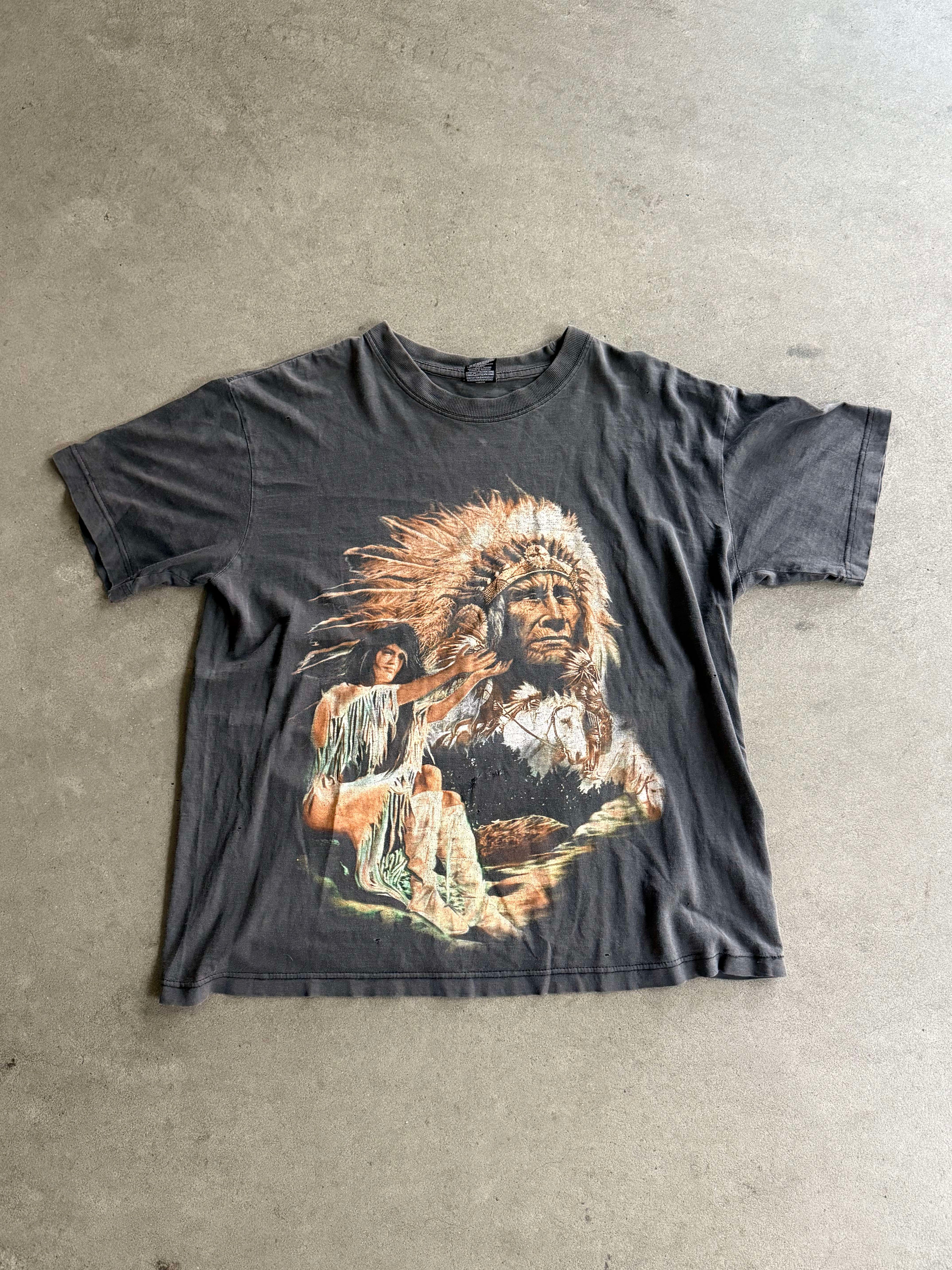 VINTAGE ETHNIC INDIANS T-SHIRT (XL)