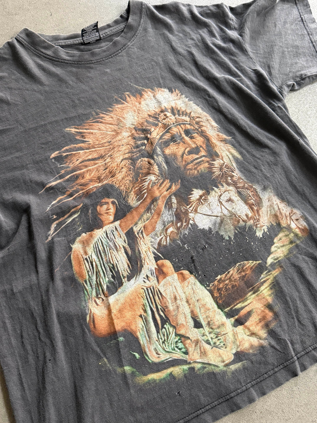 VINTAGE ETHNIC INDIANS T-SHIRT (XL)