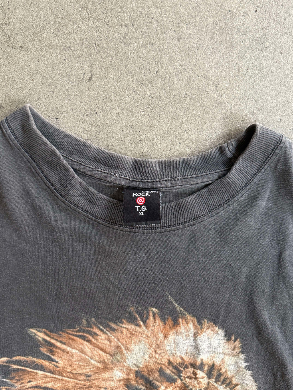 VINTAGE ETHNIC INDIANS T-SHIRT (XL)