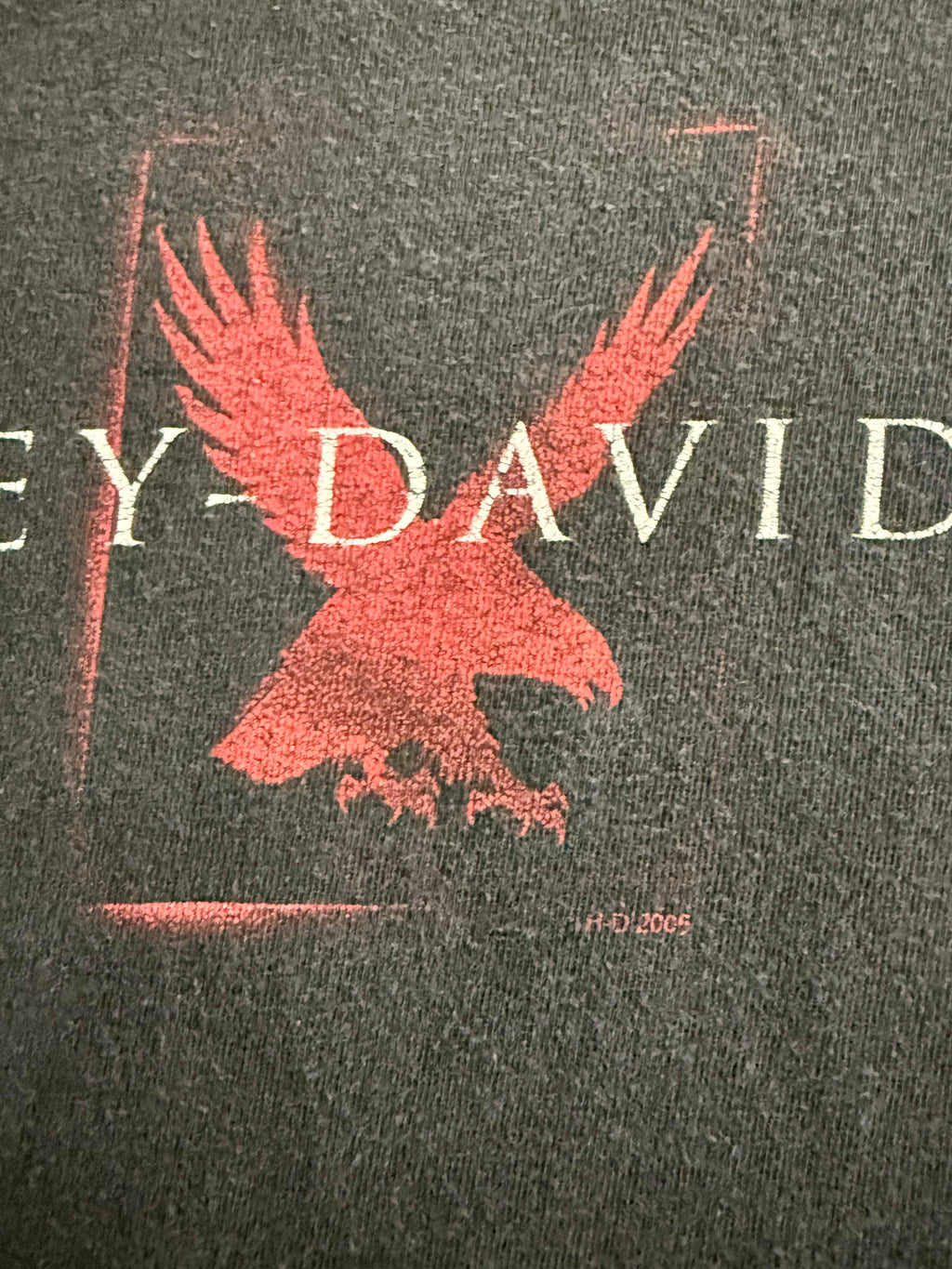 2000S HARLEY DAVIDSON RED EAGLE CHROME LOGO LONG ISLAND FADED BLACK T-SHIRT (XXL)
