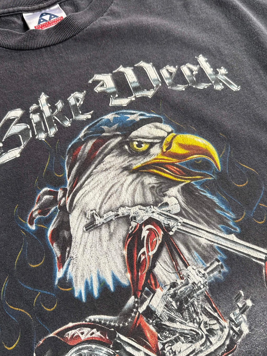 2004 DAYTONA BIKEWEEK EAGLE CHOPPER BIKER SUNFADED BLACK T-SHIRT (XL)