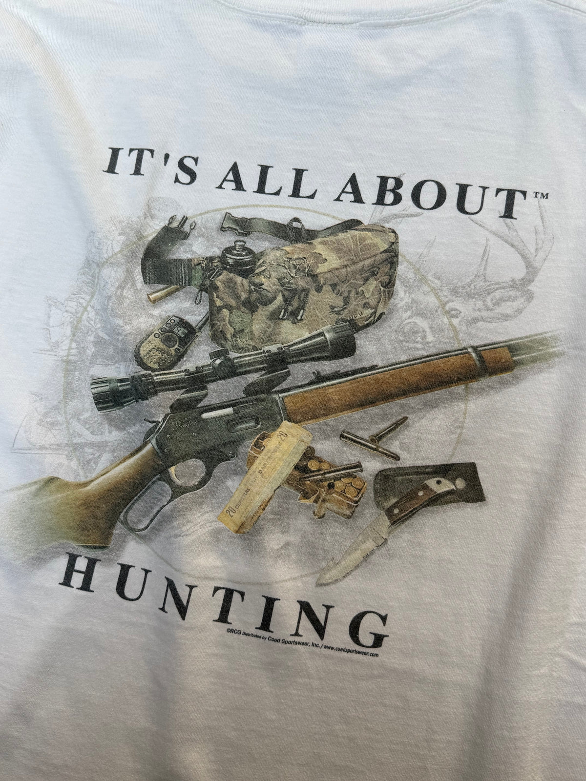 1990S VINTAGE IT'S ALL ABOUT HUNTING GRAPHIC TEE (XL)