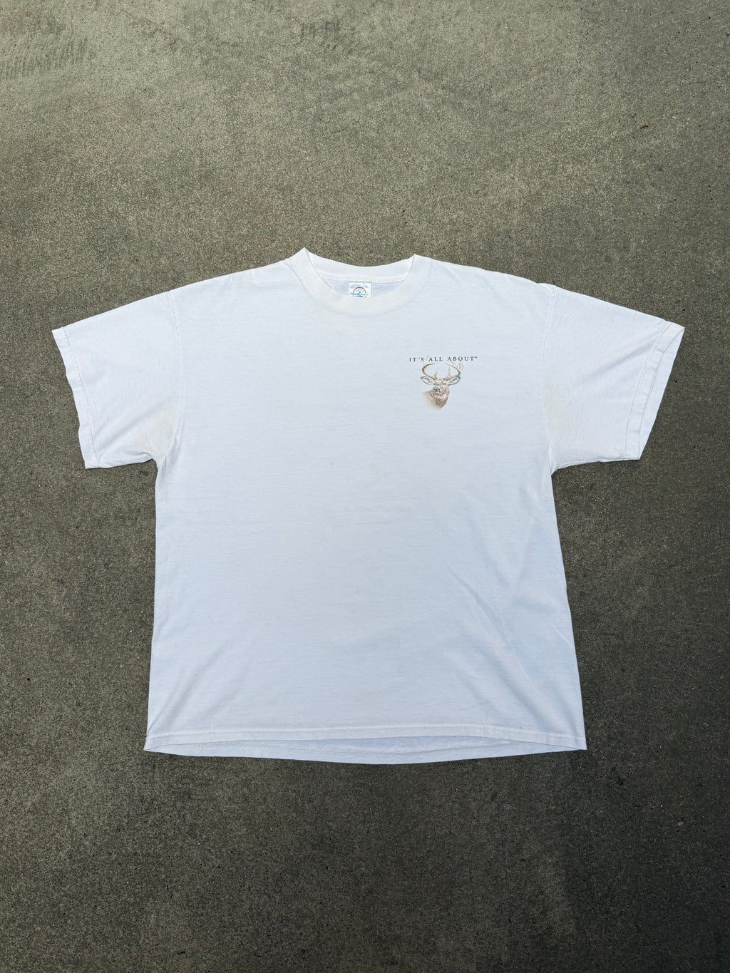 1990S VINTAGE IT'S ALL ABOUT HUNTING GRAPHIC TEE (XL)