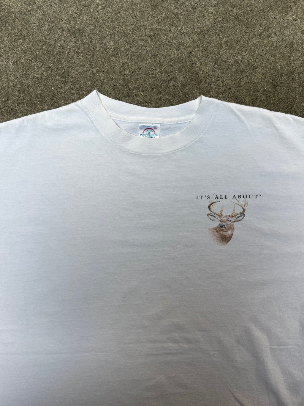 1990S VINTAGE IT'S ALL ABOUT HUNTING GRAPHIC TEE (XL)