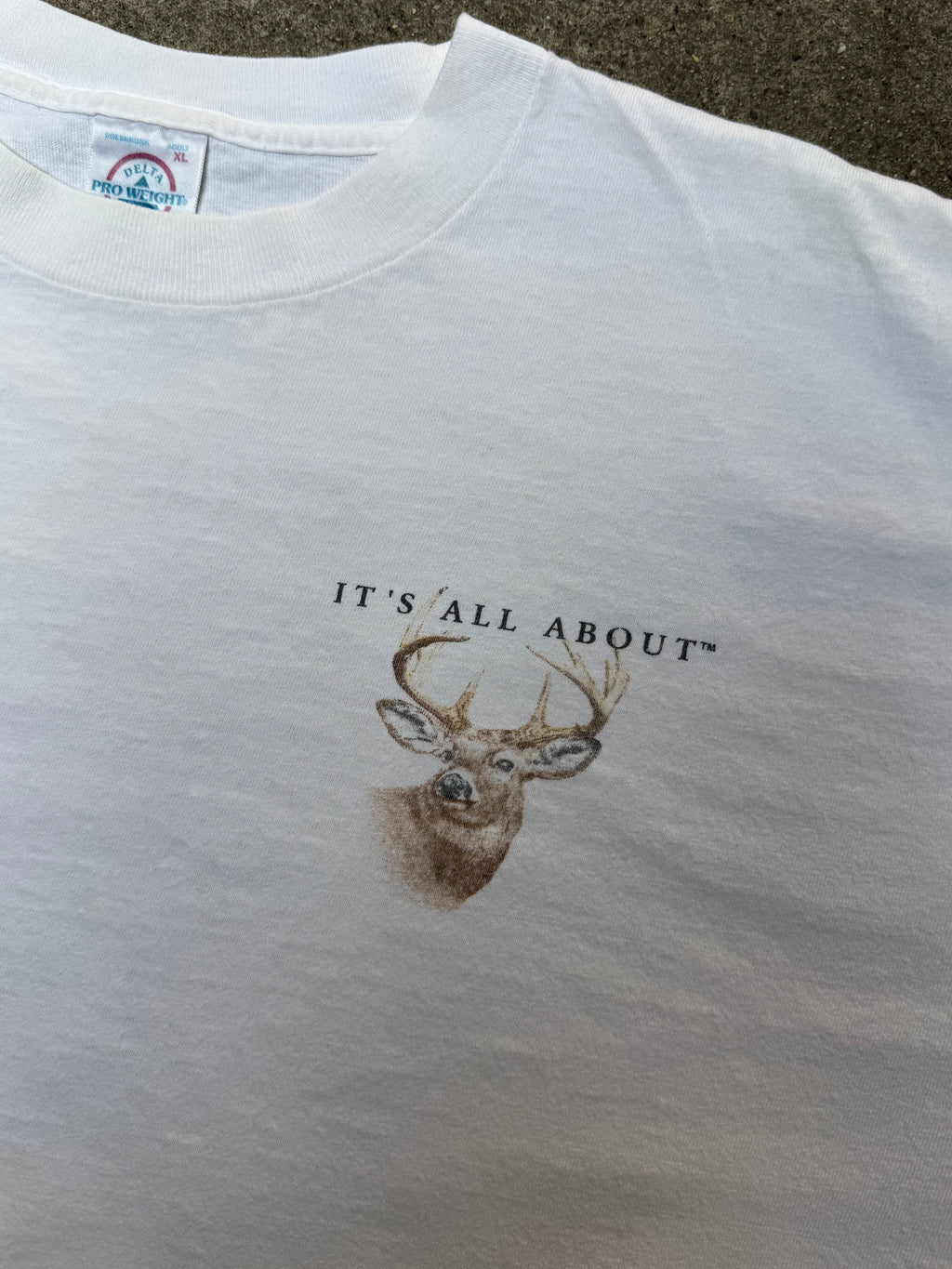 1990S VINTAGE IT'S ALL ABOUT HUNTING GRAPHIC TEE (XL)