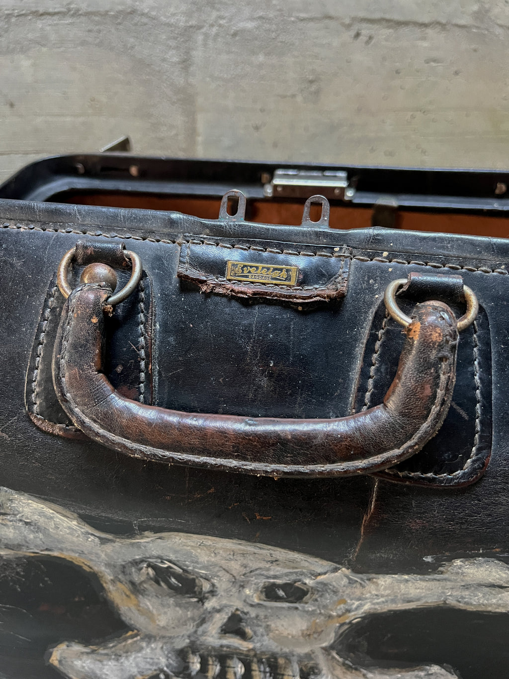 1930S EVELEIGH BAGGAGE HAND-PAINTED SKULL DOCTOR BAG
