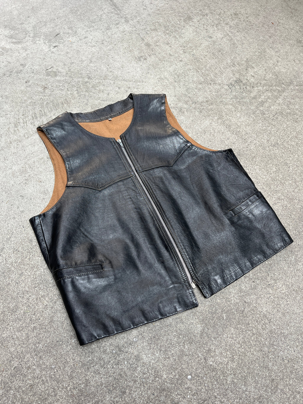 1970S VINTAGE LEATHER ZIP-UP BIKER VEST (54)