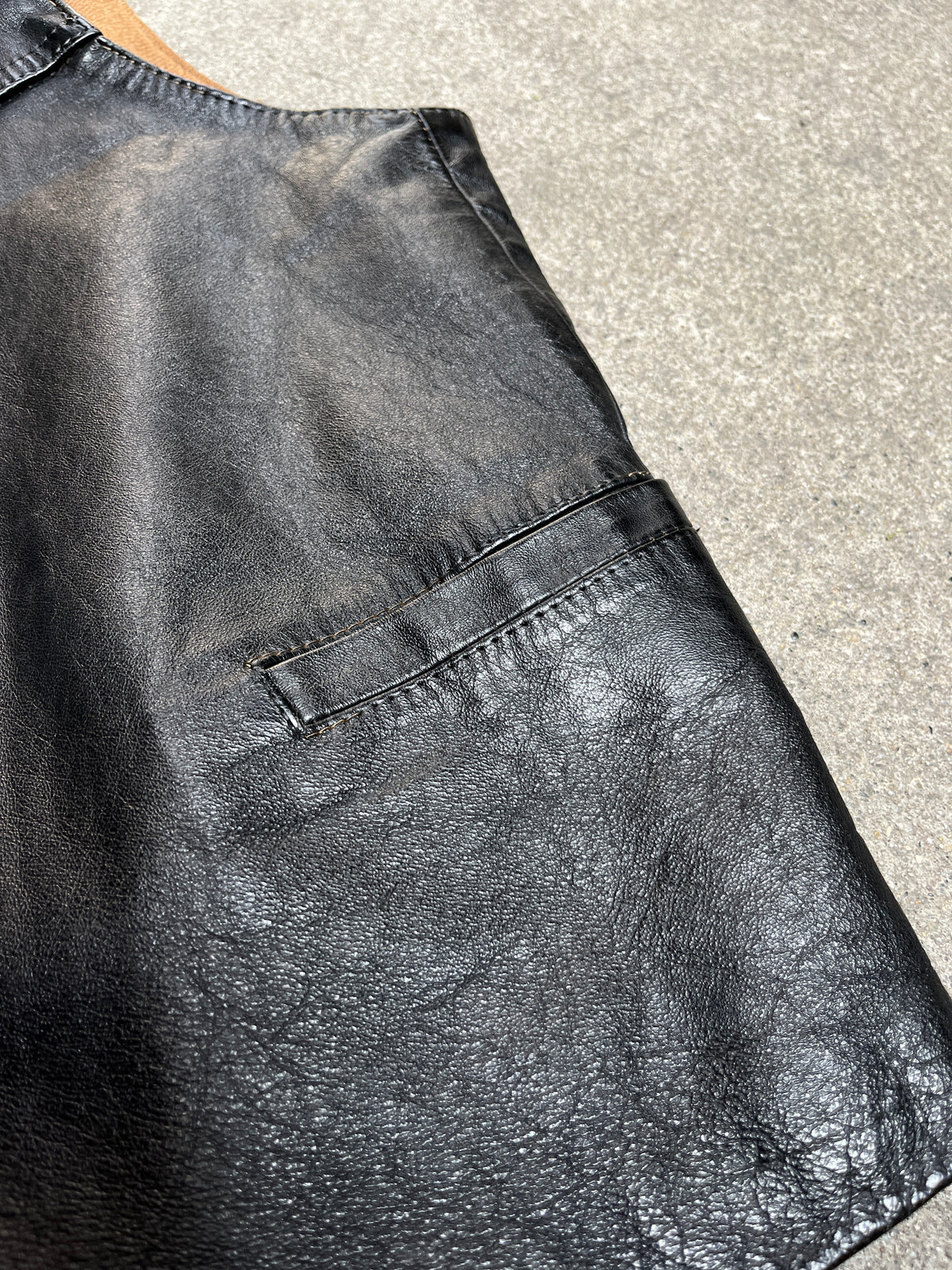 1970S VINTAGE LEATHER ZIP-UP BIKER VEST (54)