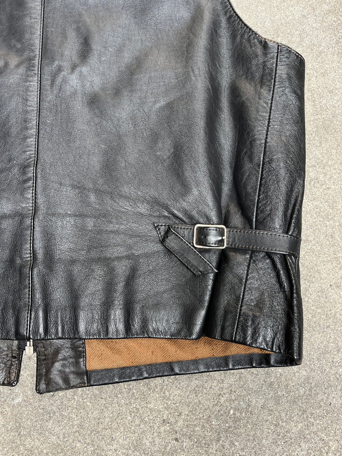 1970S VINTAGE LEATHER ZIP-UP BIKER VEST (54)