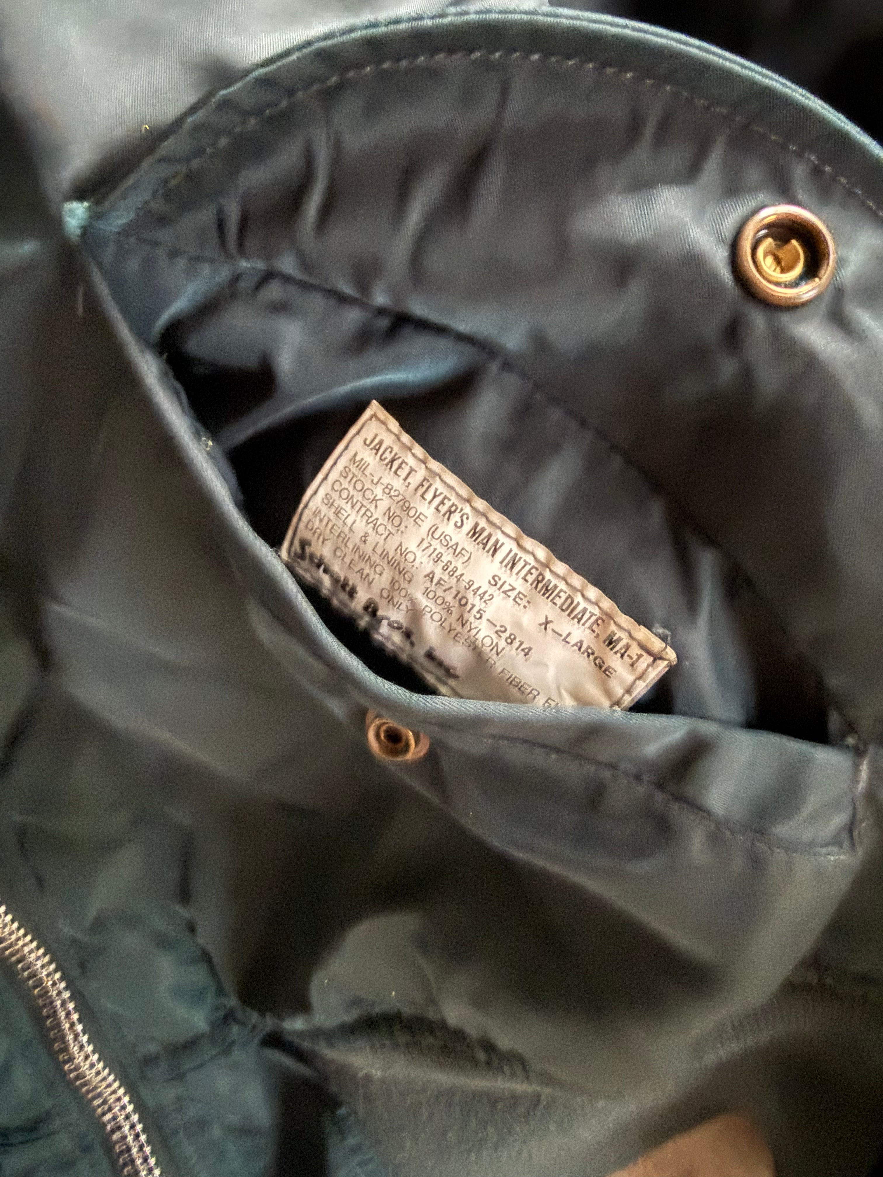 1990S SCHOTT  MA-1 NYLON VINTAGE BOMBER JACKET (XL)