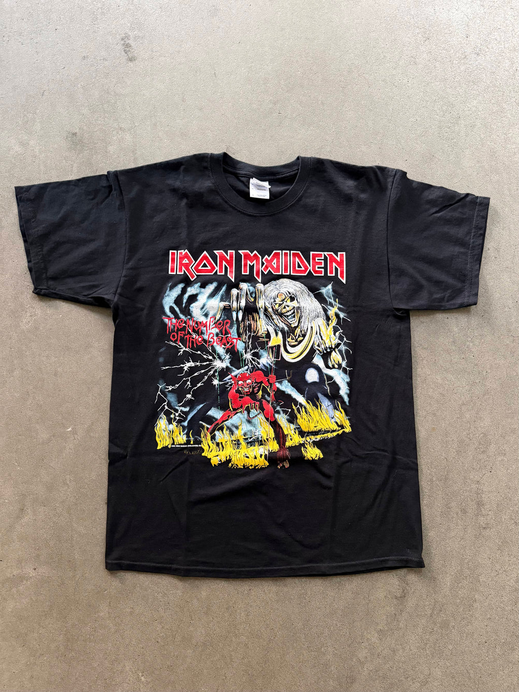 2000S IRON MAIDEN BAND "THE NUMBER OF THE BEAST" TOUR MERCH PRINT T-SHIRT (L)