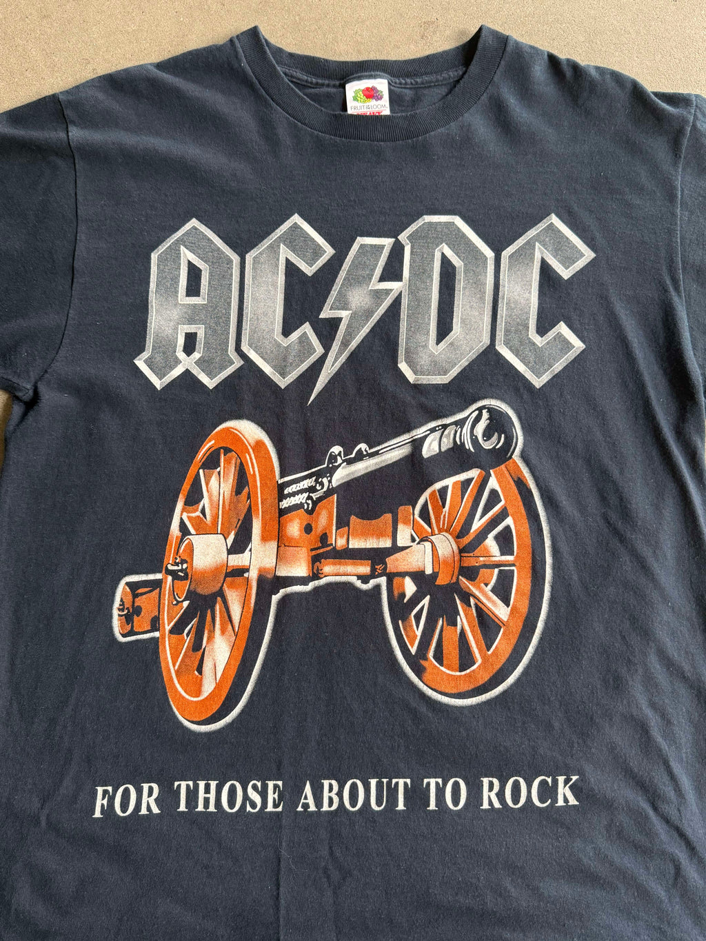 VINTAGE ACDC GRAPHIC T-SHIRT "FOR THOSE ABOUT ROCK" (M)