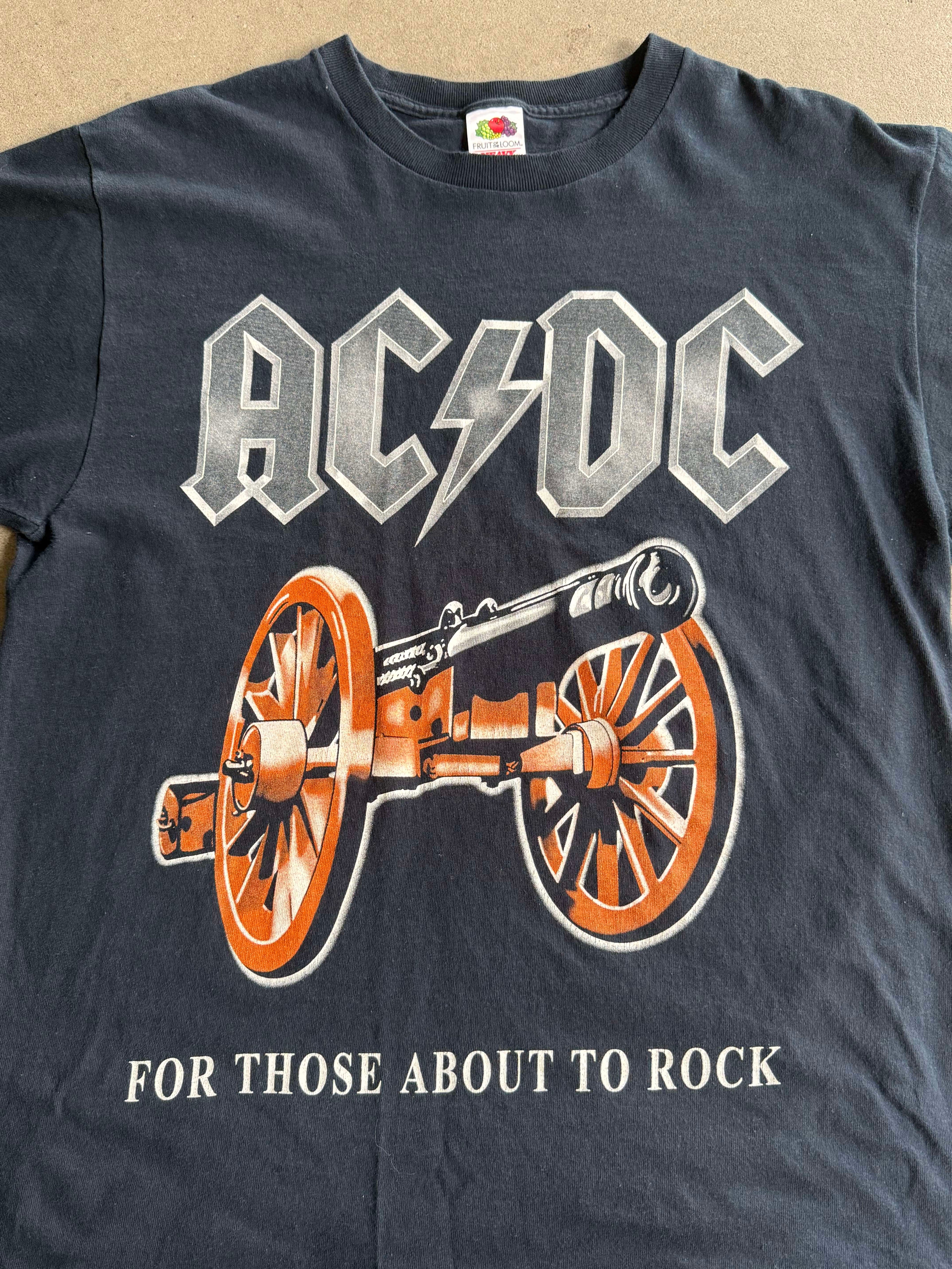 VINTAGE ACDC GRAPHIC T-SHIRT "FOR THOSE ABOUT ROCK" (M)
