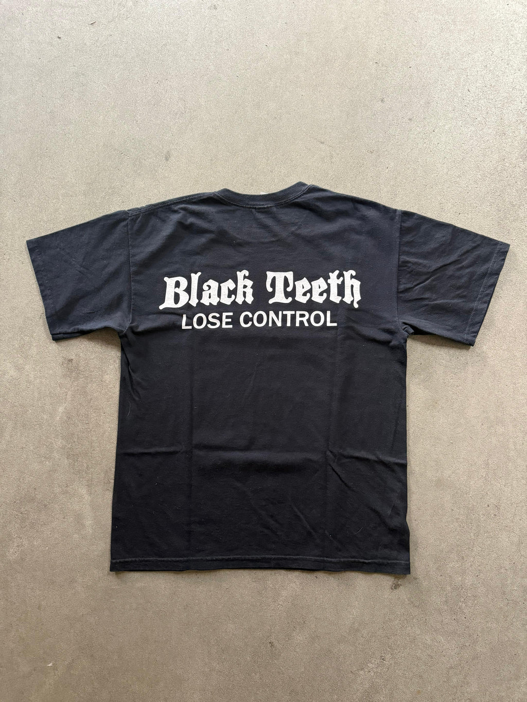 2000S VINTAGE BLACK TEETH "LOOSE CONTROL" METAL BAND T-SHIRT (M)